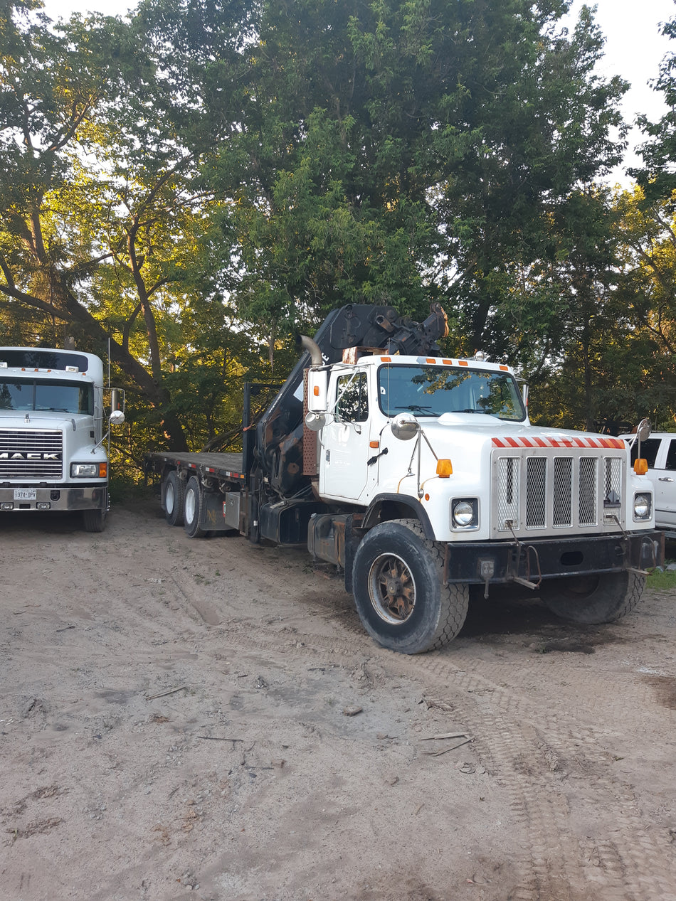 2000 International 2574 Hiab 400E