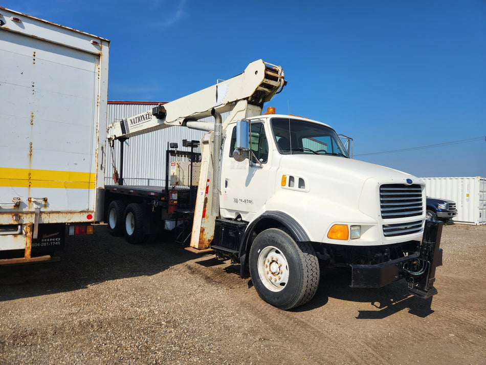 1998 Ford Sterling National 990 Boom Truck