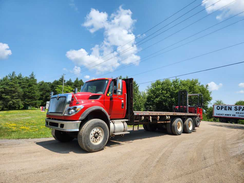 2010 International 7600 Moffett M8 55.4