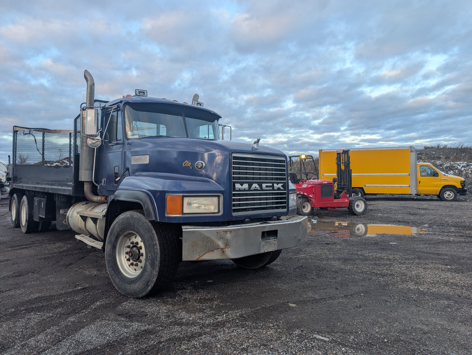 95 Mack Cab & Chassis