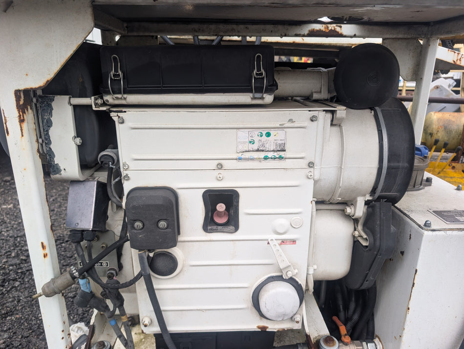 2010年 Hatz 3M41Z 三缸风冷柴油发动机（30.7 kW）